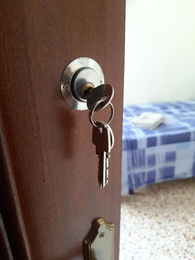 Central Accommodation Alicante Esterno foto